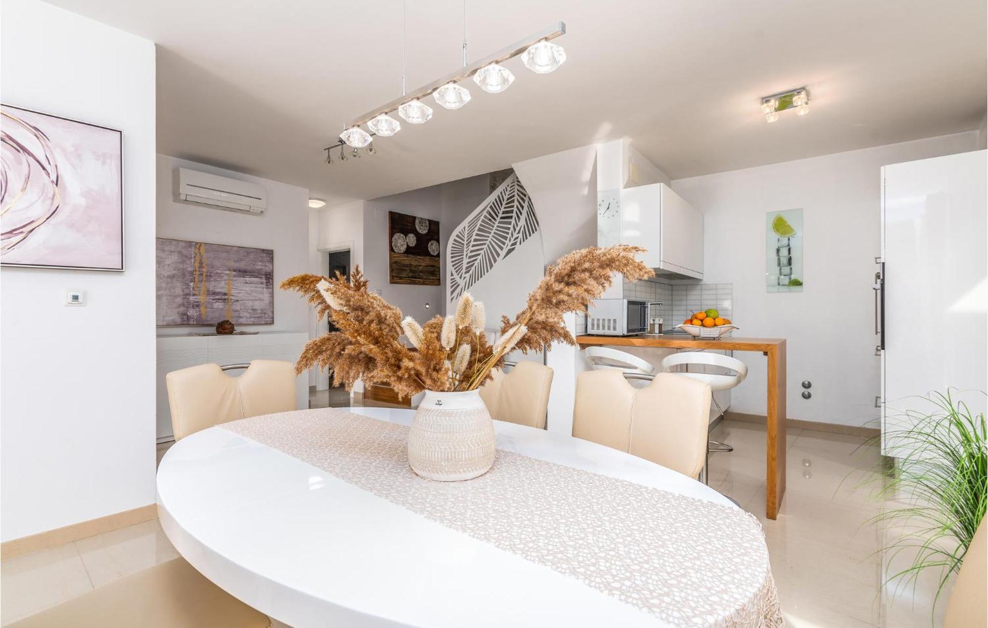 Beautiful Home In Martinscica With Wifi Exterior foto