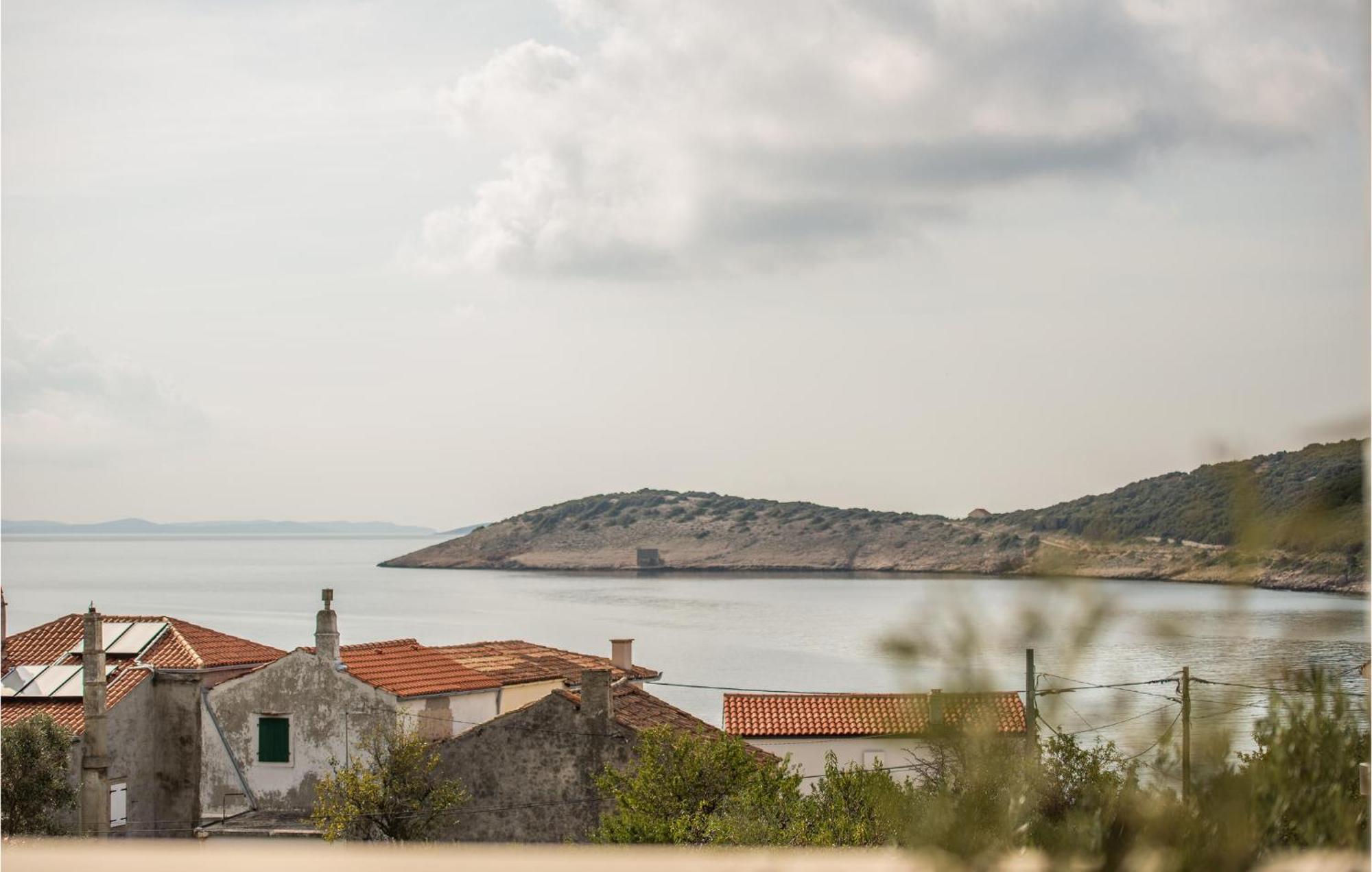 Beautiful Home In Martinscica With Wifi Exterior foto
